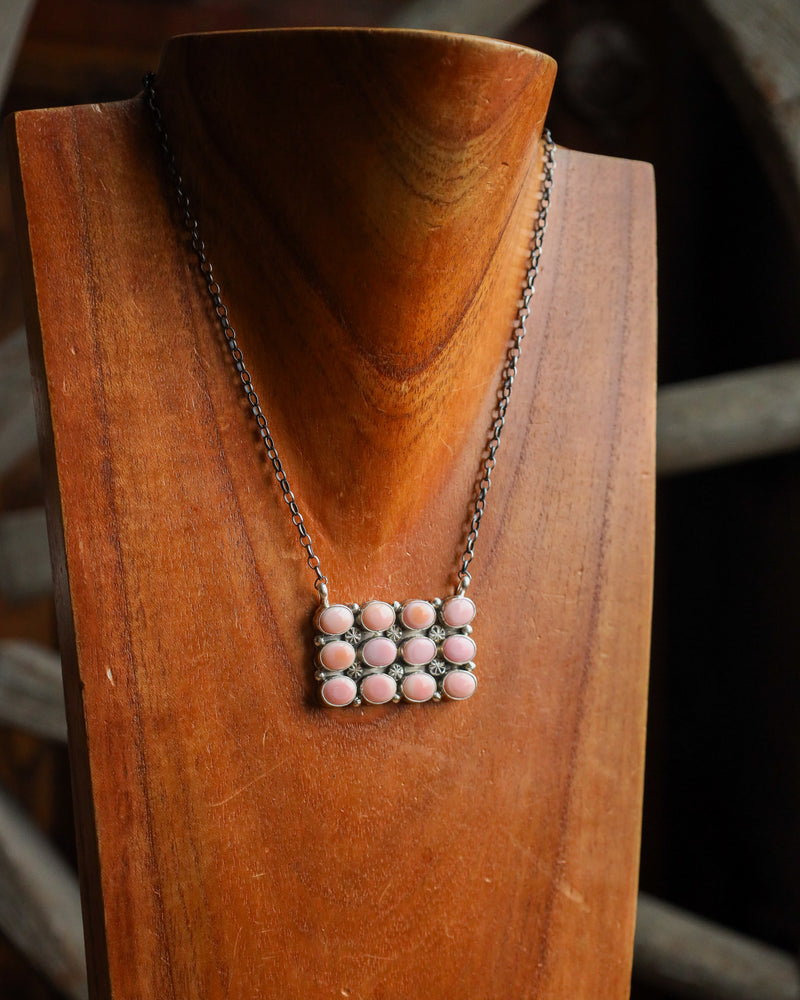 12 Pink Conch Ovals Necklace 