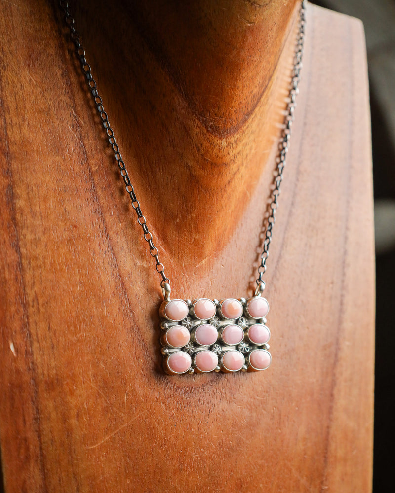 12 Pink Conch Ovals Necklace 