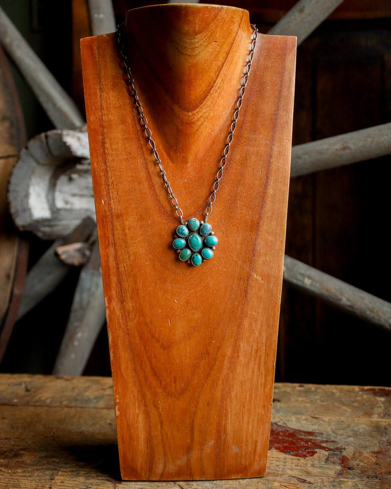 Carico Lake Turquoise Flower Cluster Necklace 