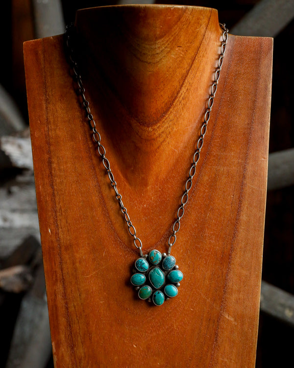 Carico Lake Turquoise Flower Cluster Necklace 