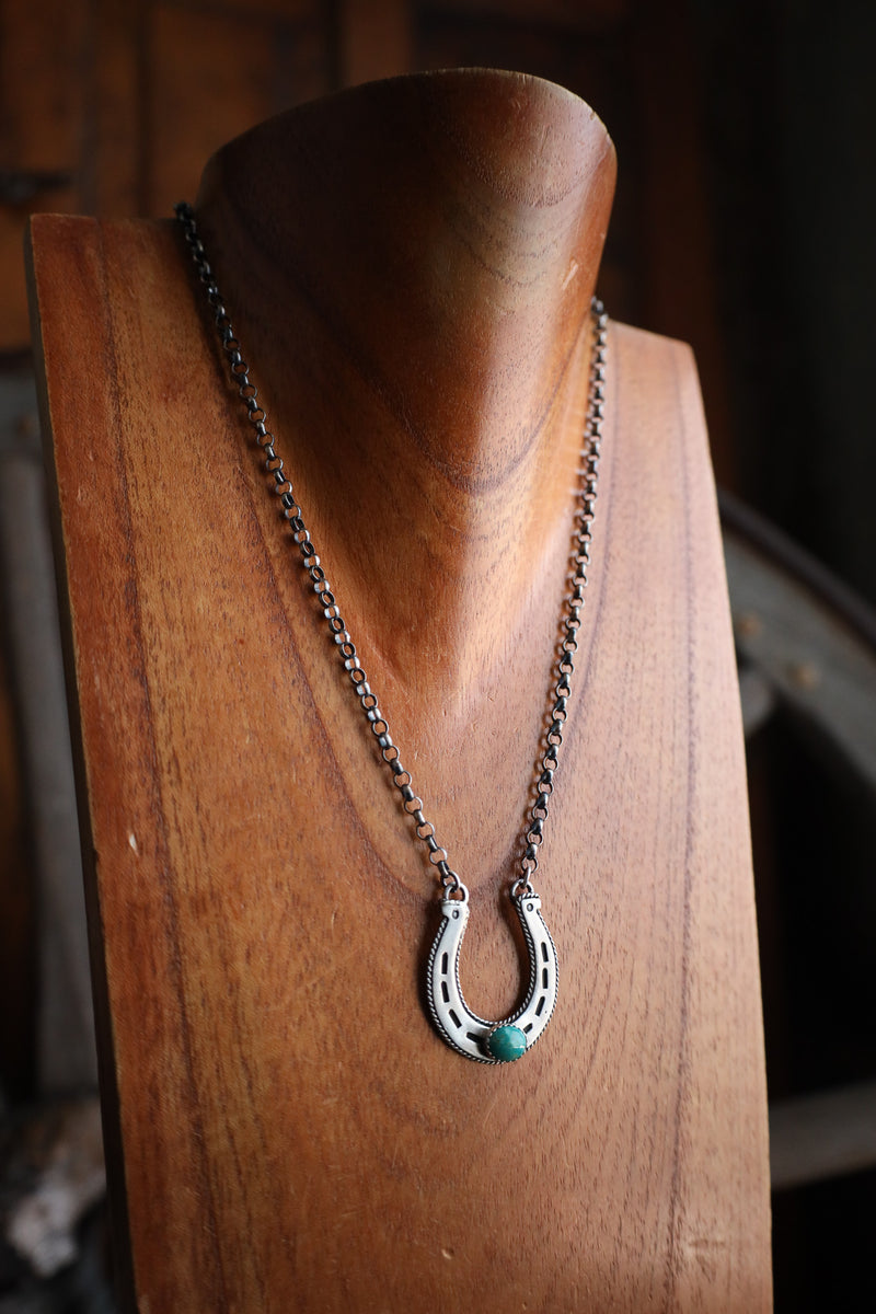 Horseshoe Turquoise Oval Necklace 