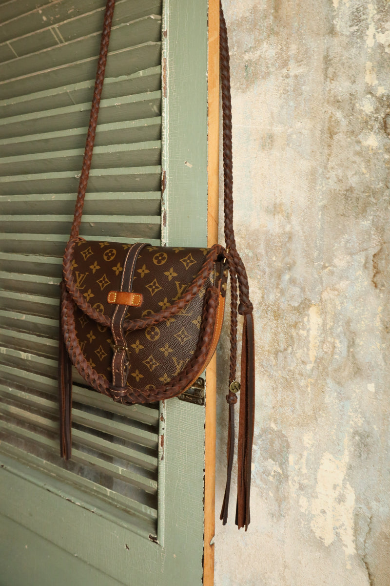 Chantilly MM Chocolate Braided Bag in the color Camel with Noir Braided Bag with fringe embellishments