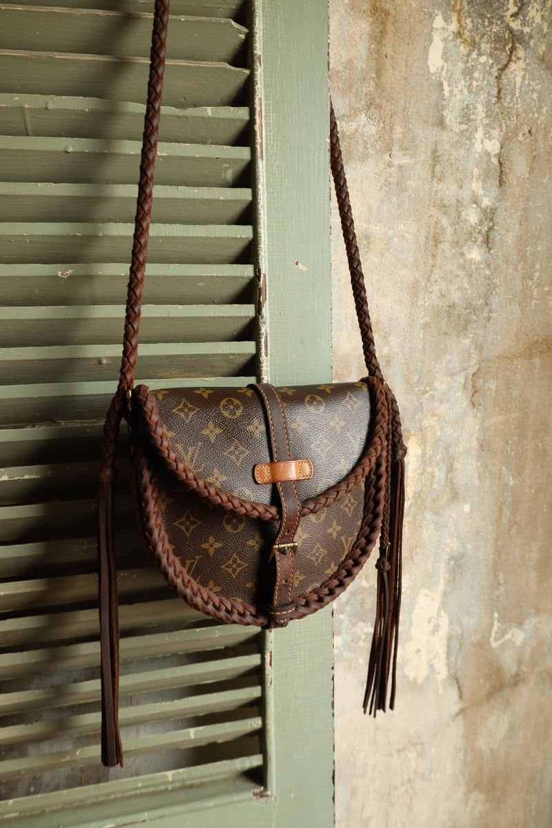 Chantilly MM Chocolate Braided Bag in the color Camel with Noir Braided Bag with fringe embellishments