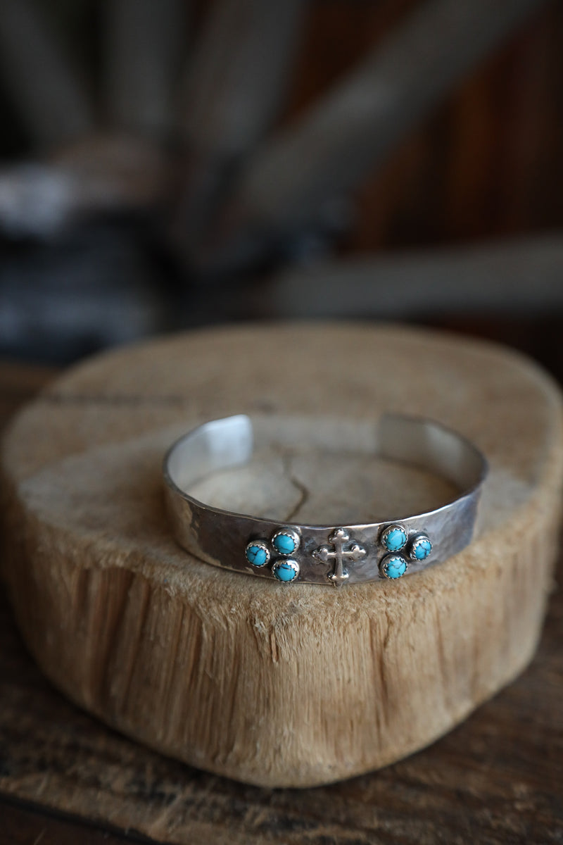 Richard Schmidt Cross 6 Turquoise Cluster 10MM Cuff