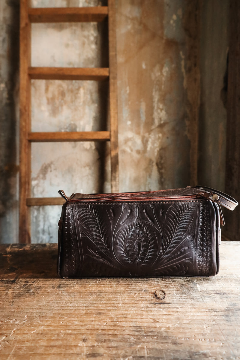 CARLUCCI LEATHER BROWN TOOLED SHAVE KIT 