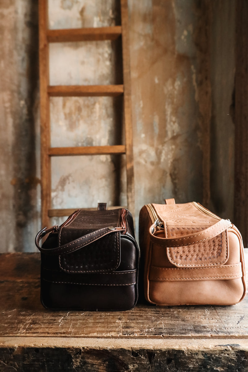 CARLUCCI LEATHER BROWN TOOLED SHAVE KIT 