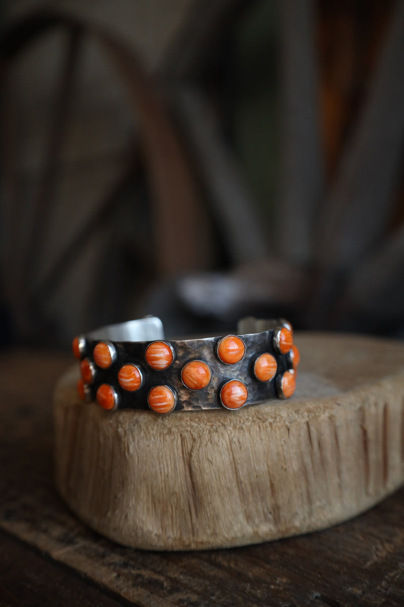 Richard Schmidt 26 Spiny Oyster Dots Scattered Bracelet