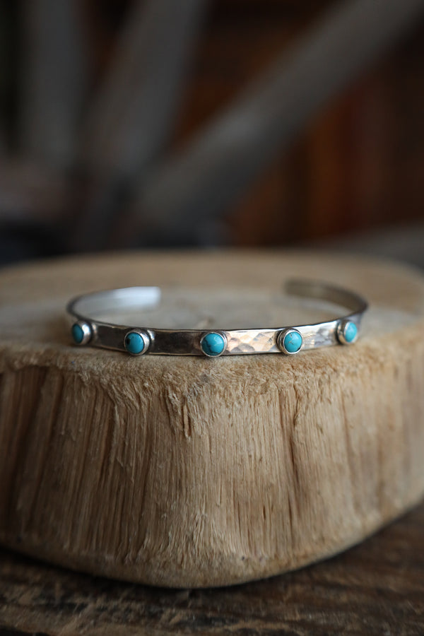 Richard Schmidt 4MM 5 Turquoise Dots Cuff