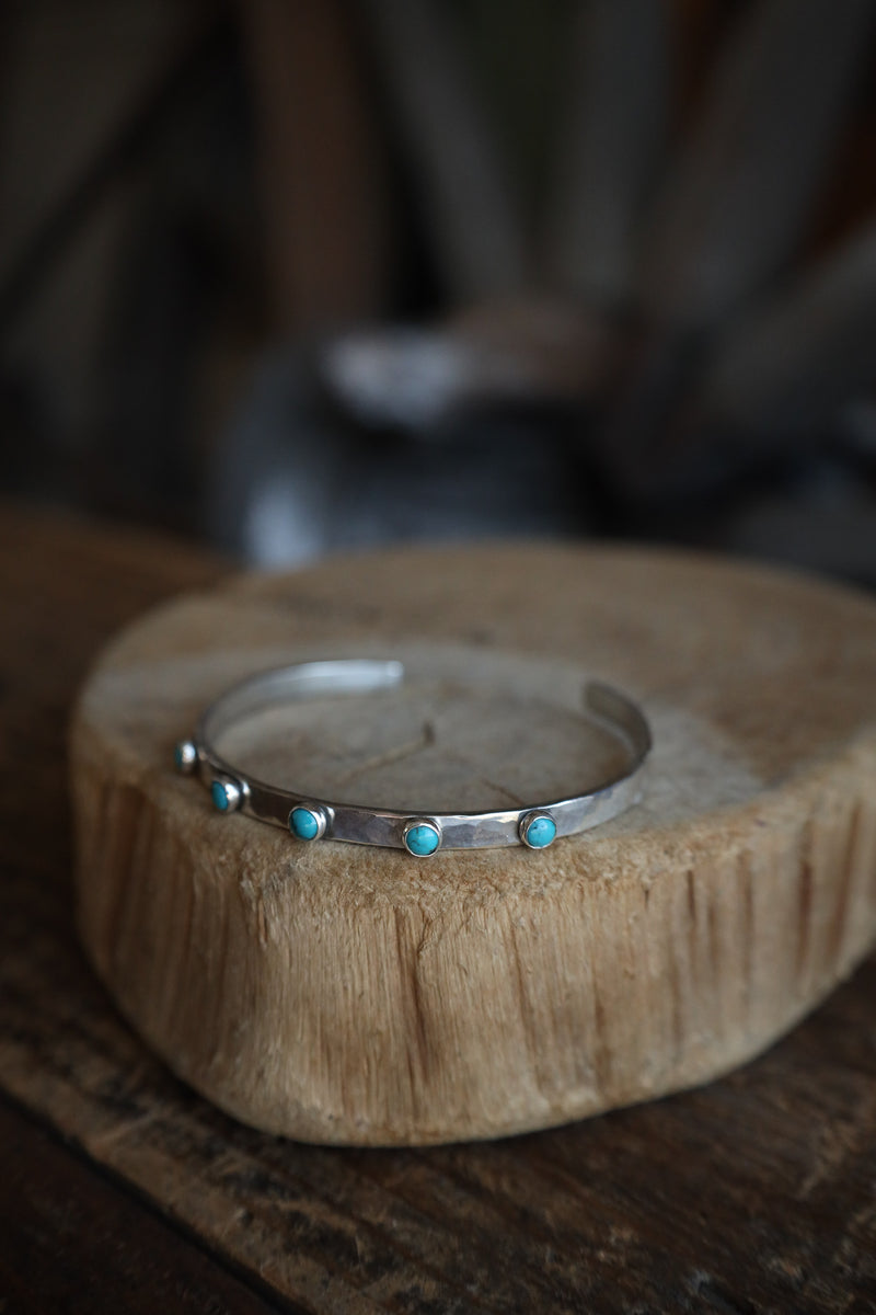 Richard Schmidt 4MM 5 Turquoise Dots Cuff