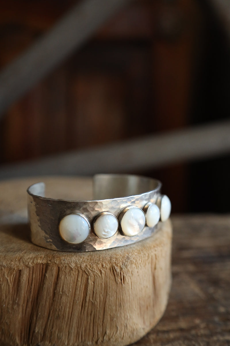 Richard Schmidt Mother Of Pearl 3 Large Rounds 2 Medium 3/4" Cuff