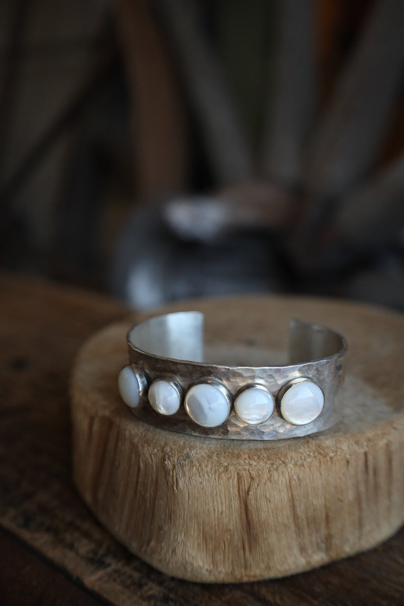 Richard Schmidt Mother Of Pearl 3 Large Rounds 2 Medium 3/4" Cuff