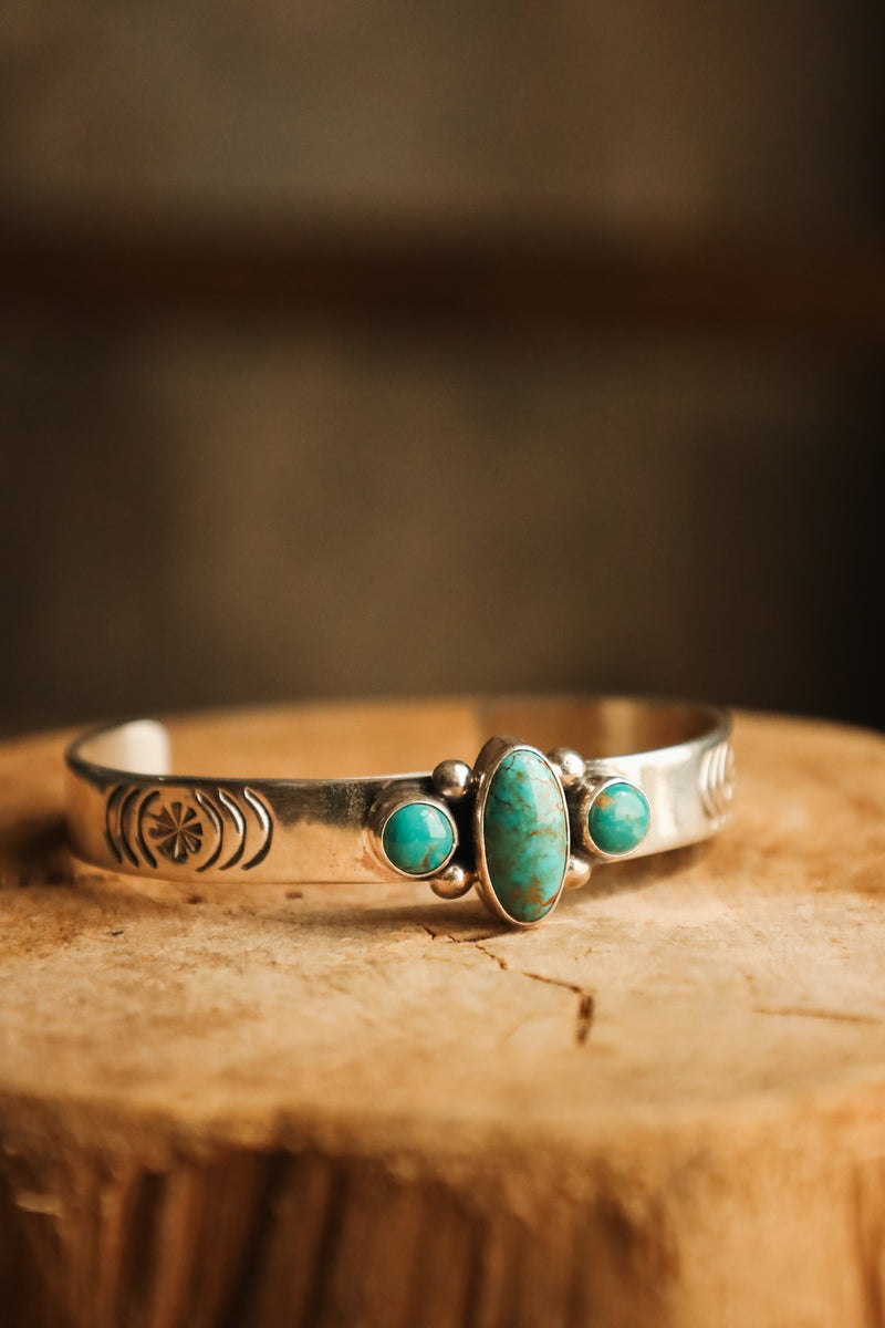 TURQUOISE OVAL & 2 ROUNDS CUFF 