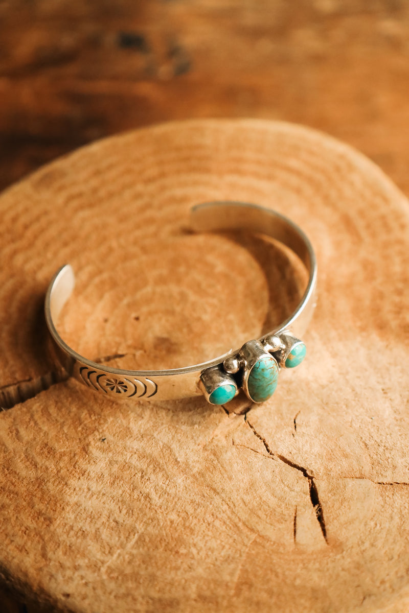 TURQUOISE OVAL & 2 ROUNDS CUFF 