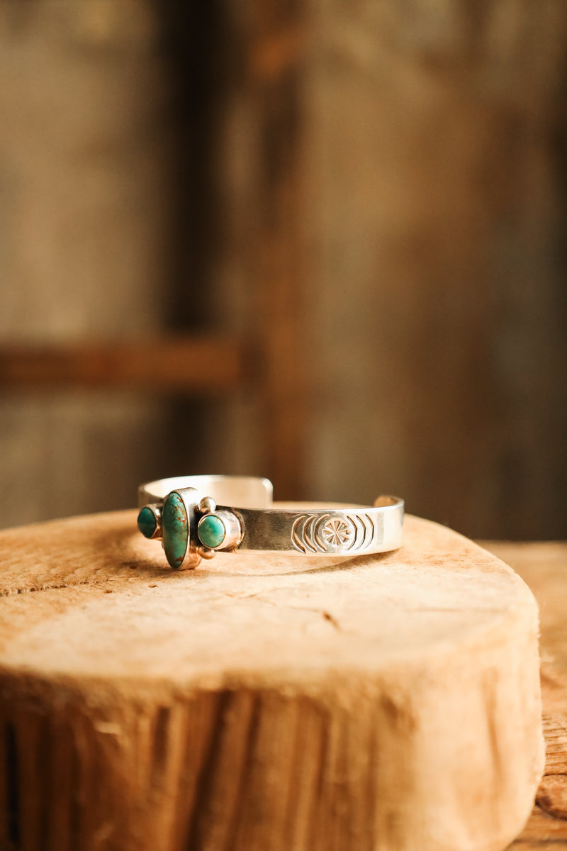 TURQUOISE OVAL & 2 ROUNDS CUFF 