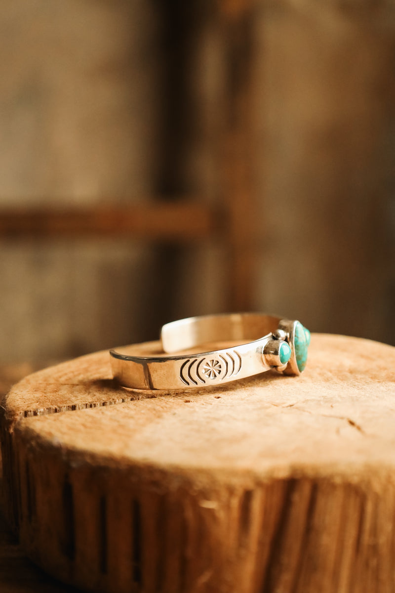 TURQUOISE OVAL & 2 ROUNDS CUFF 