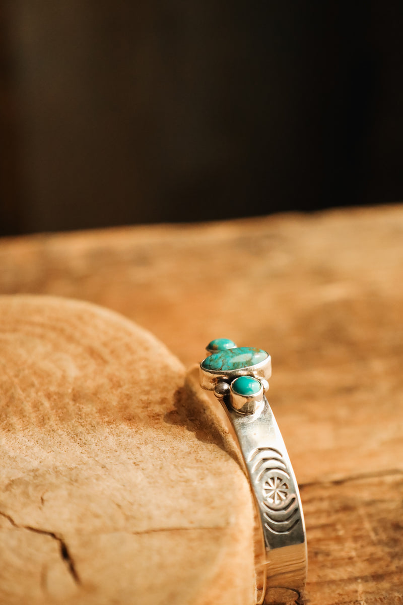 TURQUOISE OVAL & 2 ROUNDS CUFF 