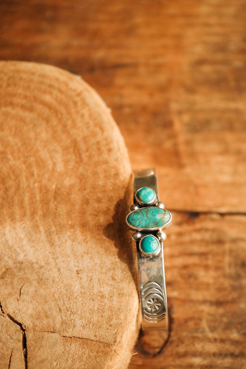 TURQUOISE OVAL & 2 ROUNDS CUFF 