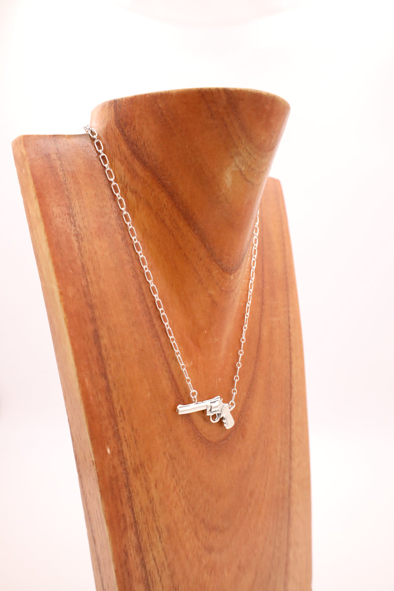 STERLING SILVER PISTOL ON CHAIN NECKLACE 