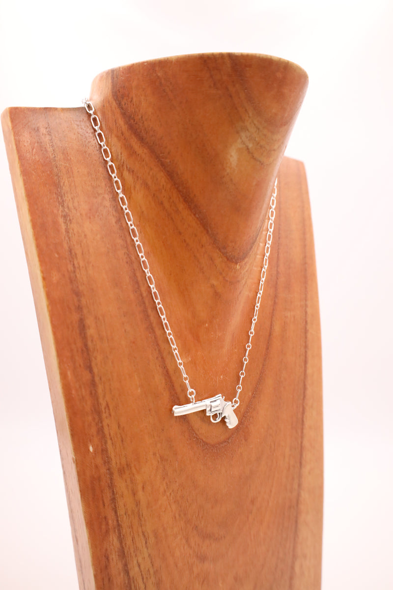 STERLING SILVER PISTOL ON CHAIN NECKLACE 