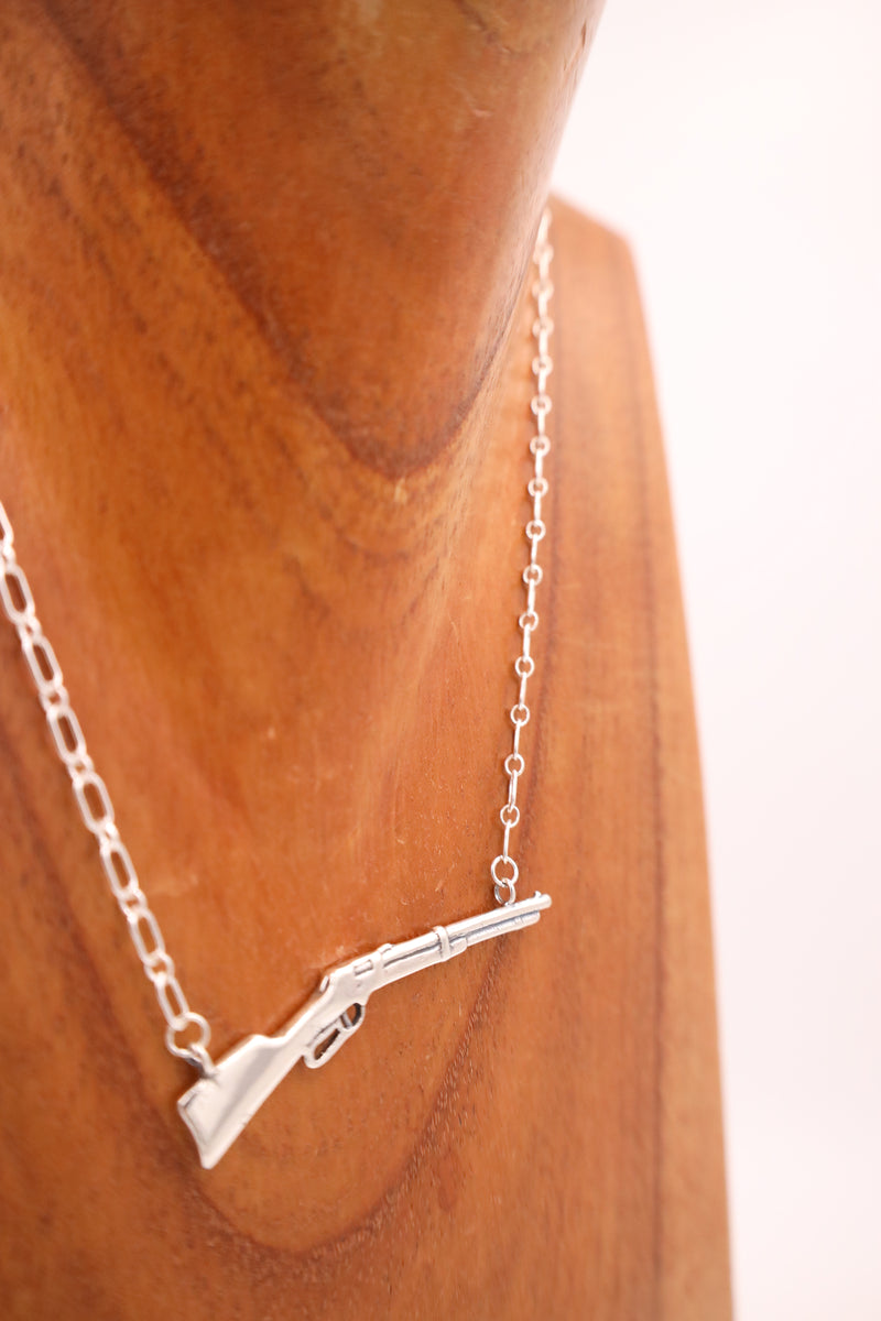 STERLING SILVER RIFLE ON CHAIN NECKLACE 