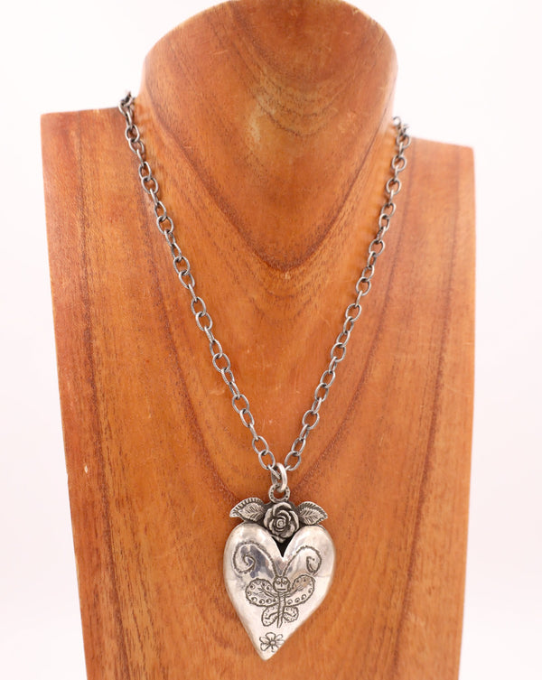 MARGARET SULLIVAN LARGE BUTTERFLY PUFFY HEART NECKLACE