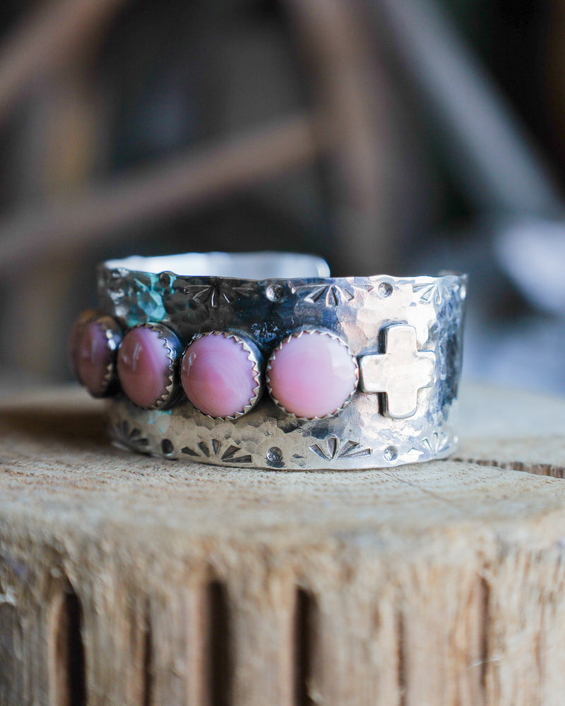 Richard Schmidt 5 Pink Conch Rounds 2 Crosses Cuff