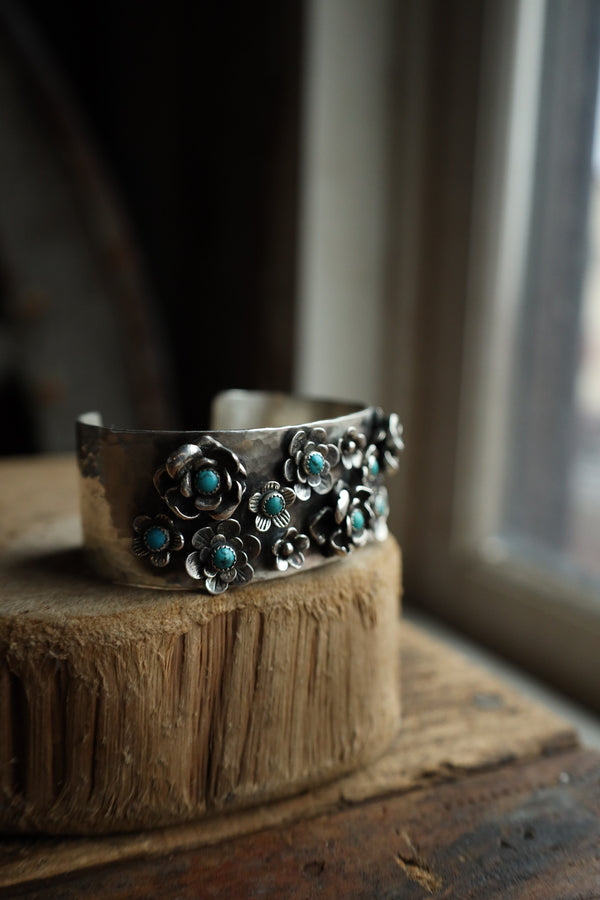 Richard Schmidt 12 Roses 10 Turquoise 1" Cuff