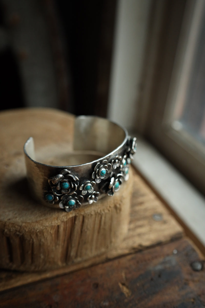 Richard Schmidt 12 Roses 10 Turquoise 1" Cuff