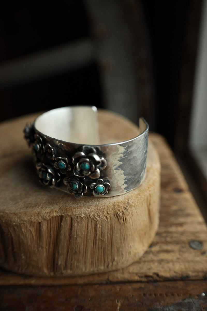 Richard Schmidt 12 Roses 10 Turquoise 1" Cuff