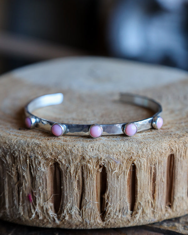 Richard Schmidt 4MM 5 Pink Conch Rounds Cuff