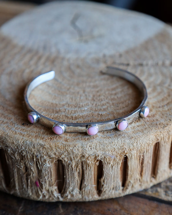 Richard Schmidt 4MM 5 Pink Conch Rounds Cuff