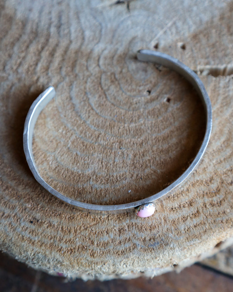 Richard Schmidt 1 Pink Conch Center Cuff