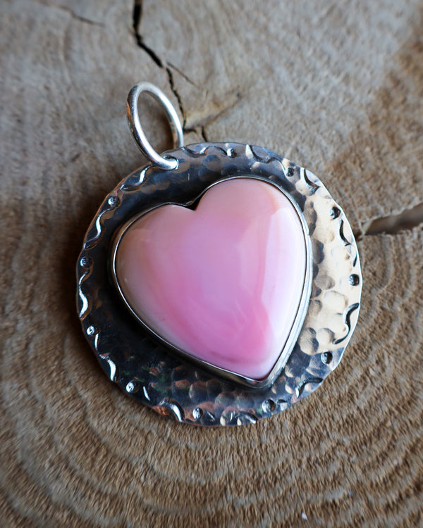 Richard Schmidt Large Pink Conch Heart Round Base Pendant