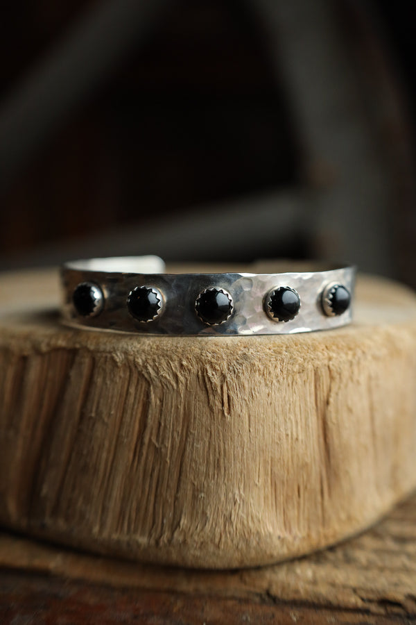 Richard Schmidt 5 Small Onyx Rounds 10MM Cuff