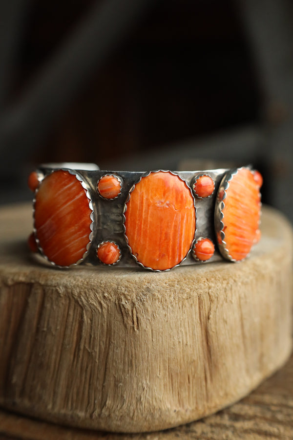 Richard Schmidt 3 Spiny Oyster Ovals 8 Rounds 1" Cuff