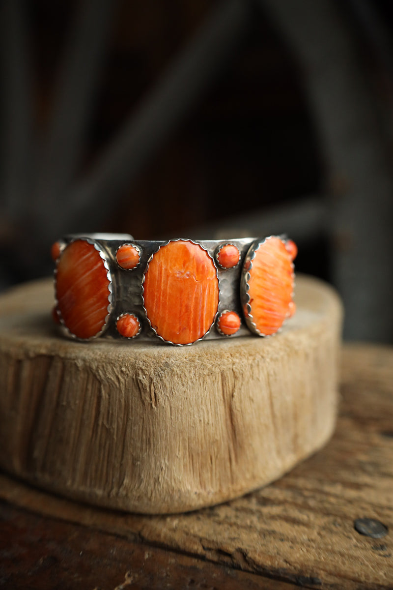 Richard Schmidt 3 Spiny Oyster Ovals 8 Rounds 1" Cuff