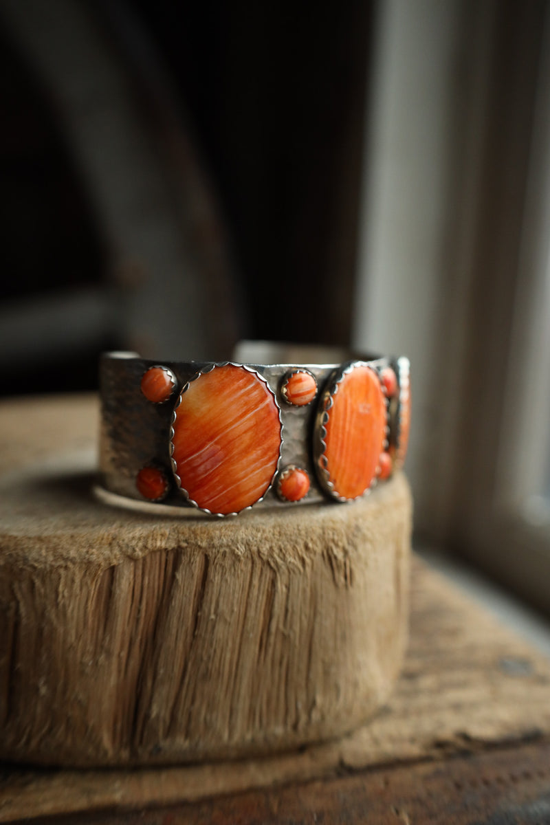 Richard Schmidt 3 Spiny Oyster Ovals 8 Rounds 1" Cuff