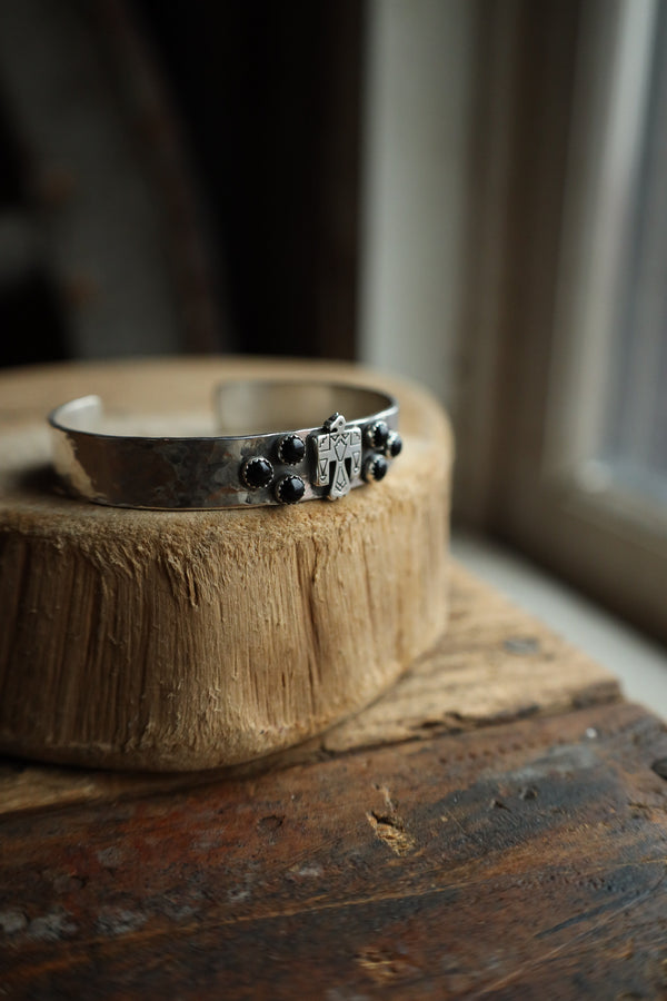 Richard Schmidt 6 Onyx Dots Cluster Thunderbird Cuff