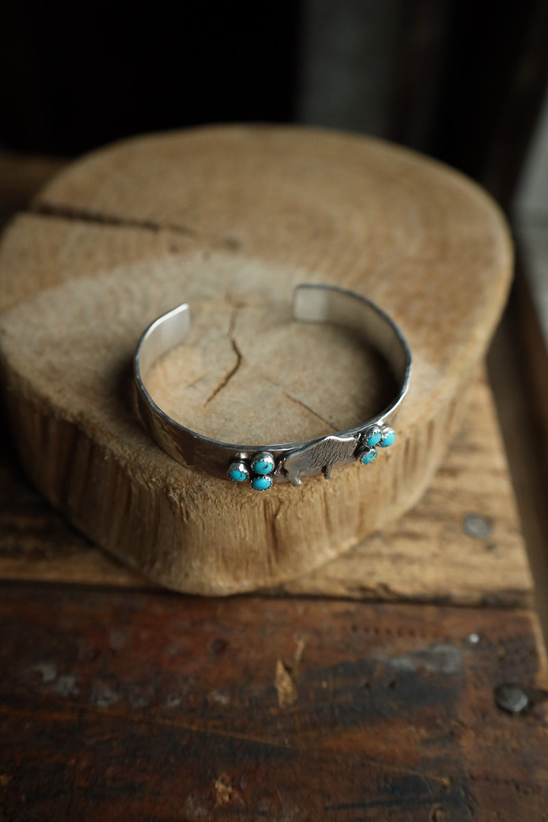 Richard Schmidt Bison 6 Turquoise Dots Cluster Cuff