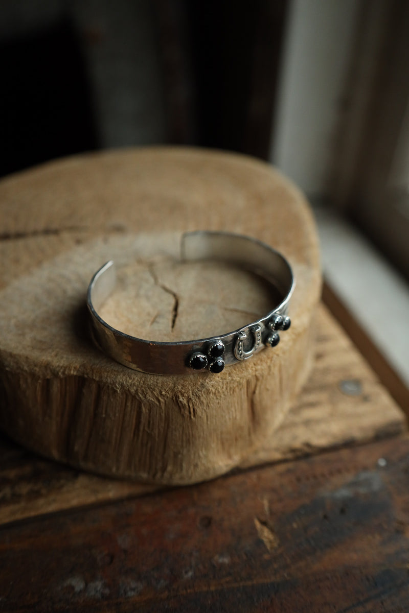 Richard Schmidt Horseshoe 6 Onyx Dots Cluster Cuff