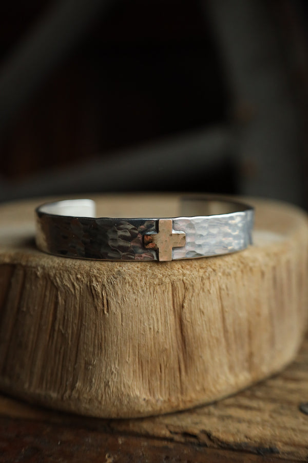 Richard Schmidt Gold Cross 10MM Cuff