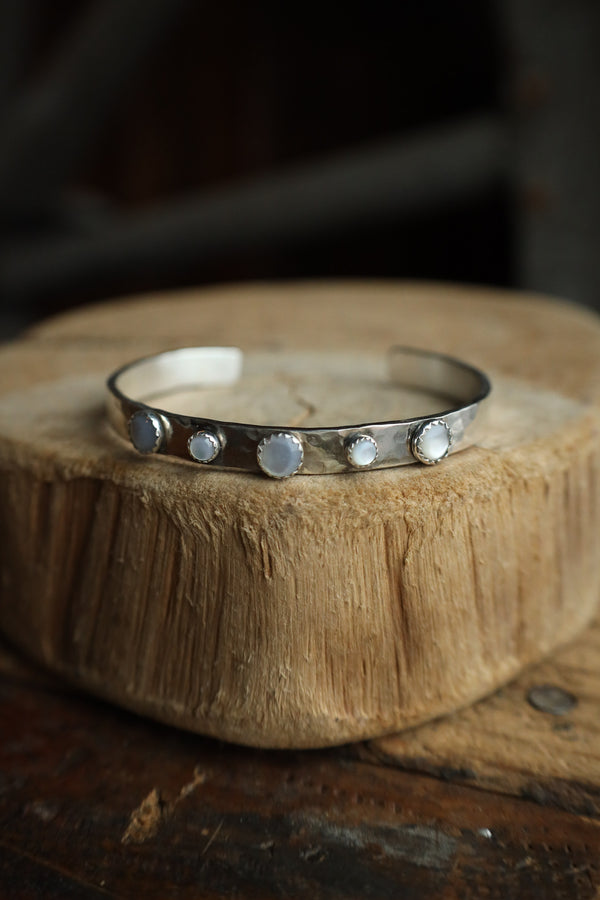 Richard Schmidt 3 Mother Of Pearl Rounds 2 Dots 6MM Cuff