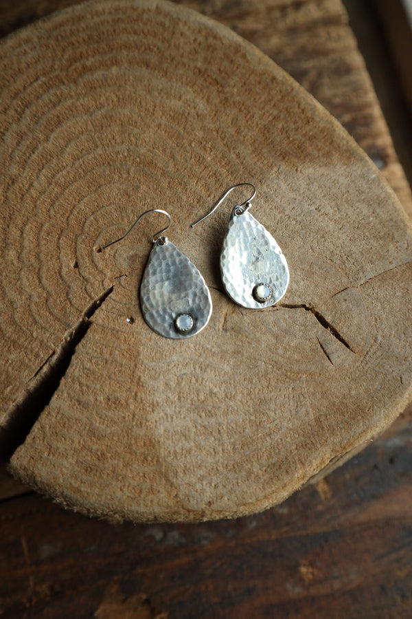 Richard Schmidt Small Teardrop Mother Of Pearl Dot Bottom Earring