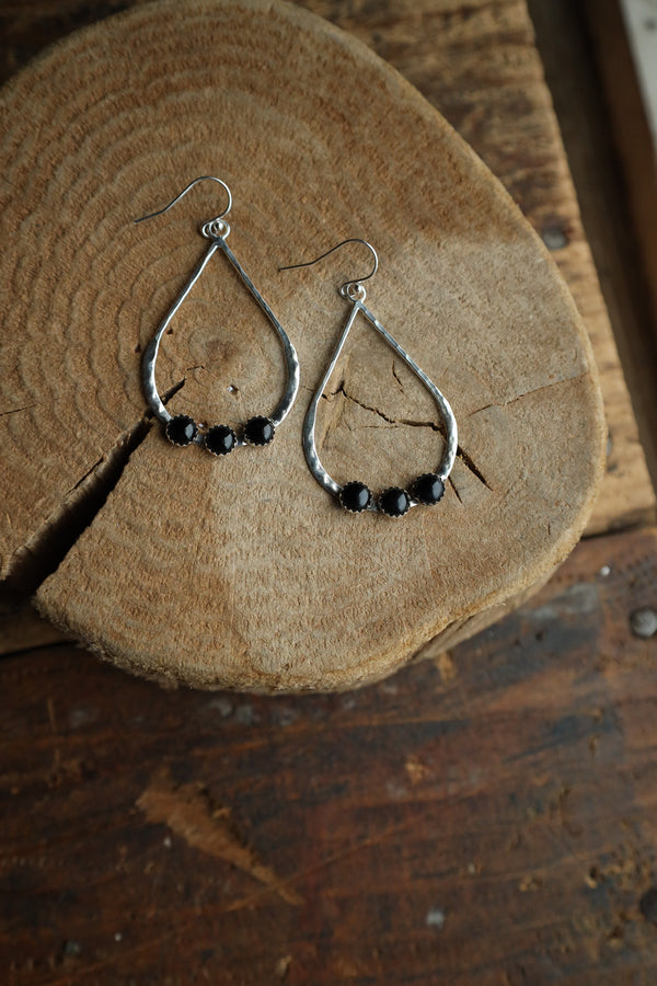 Richard Schmidt Open Teardrop 3 Onyx Rounds Earring