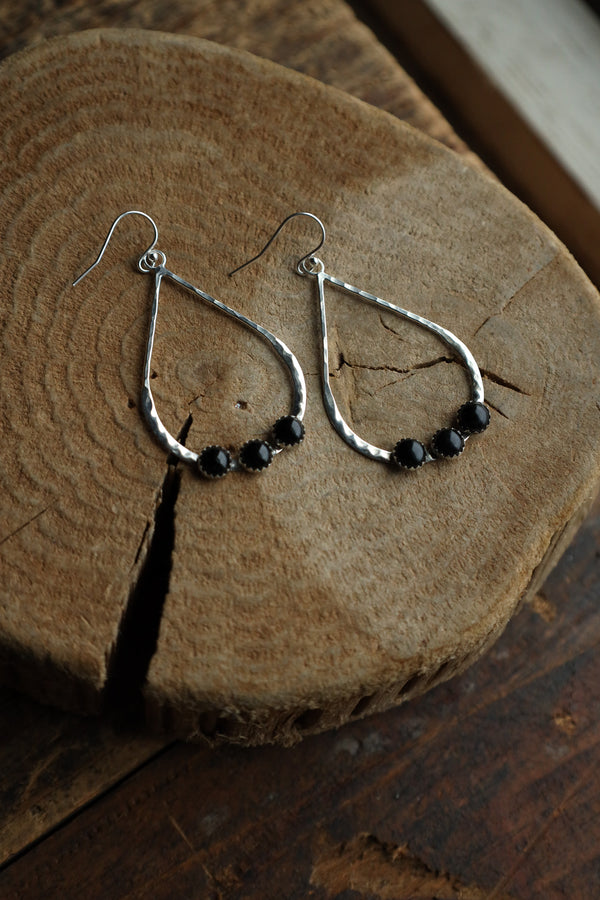 Richard Schmidt Open Teardrop 3 Onyx Rounds Earring