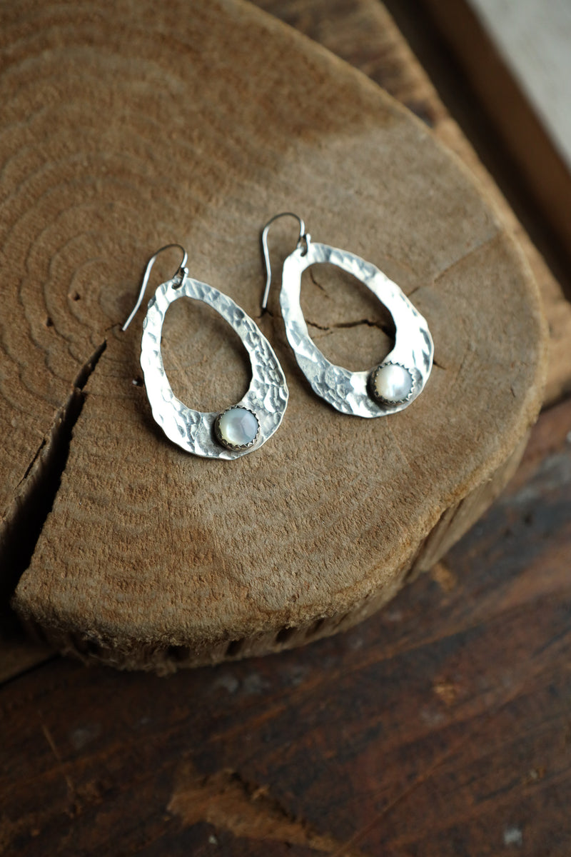 Richard Schmidt Mother Of Pearl Round Cutout Pear Earring