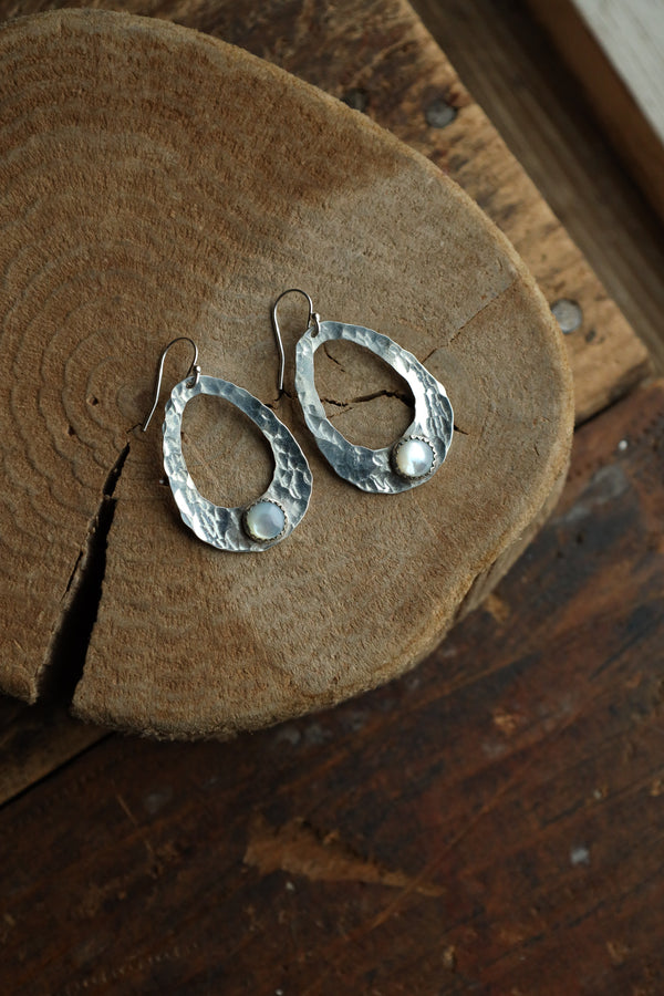 Richard Schmidt Mother Of Pearl Round Cutout Pear Earring