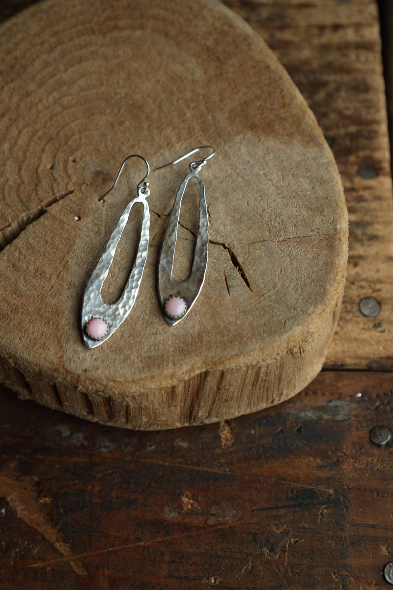 Richard Schmidt Small Pink Conch Round Pointed Cutout Earring