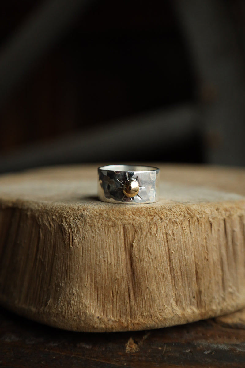 Richard Schmidt Gold Bead With Rays Ring- Size 8.5