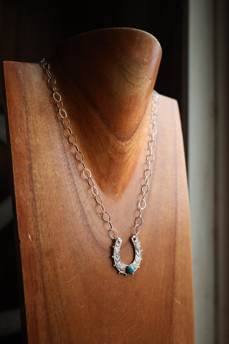 Richard Schmidt Horseshoe With 1 Turquoise Link Chain Necklace